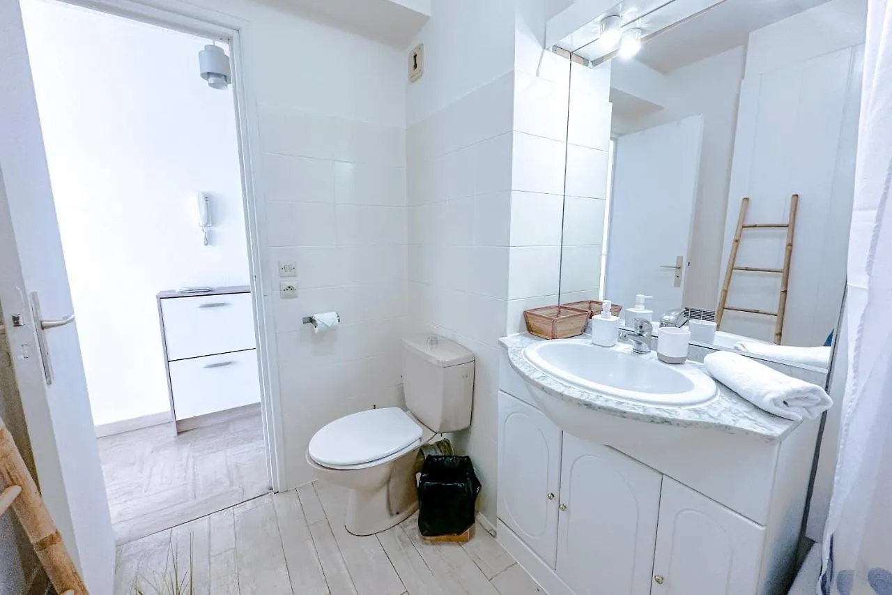 Guignon - Apart Sunny Comfort Close To The Port & Station Antibes Apartment