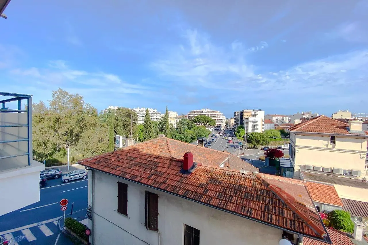 Guignon - Apart Sunny Comfort Close To The Port & Station Antibes 0*,  France